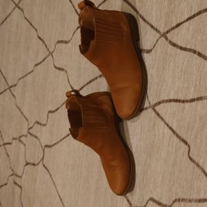 Madewell Chelsea Tan Leather Boots sz 7 made in brazil, English saddle color